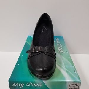 Black Low Heel Comfort Shoe Size 11 Easy st